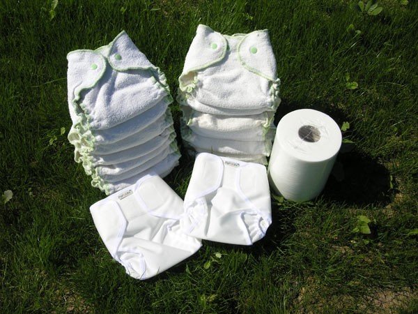 Lot jumeaux : couches, culottes… – S